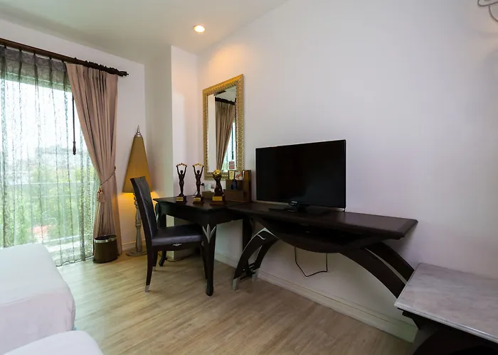 Chillax Hotel 4*