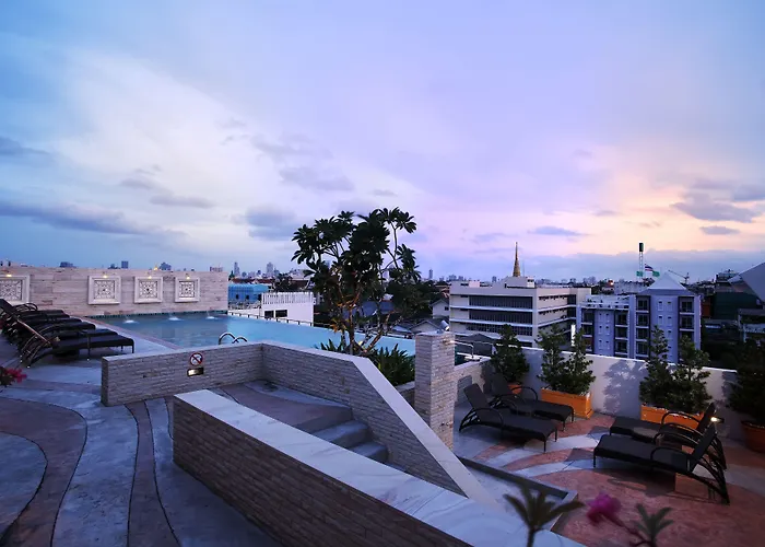 Chillax Hotel 4*