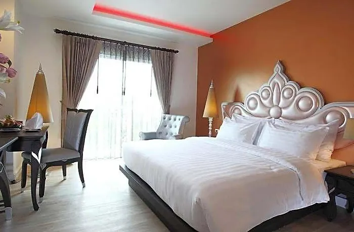 Chillax Hotel 4*