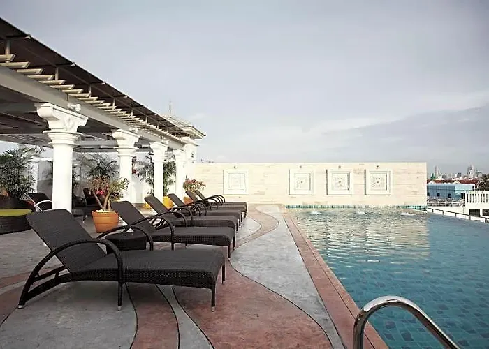Chillax Hotel